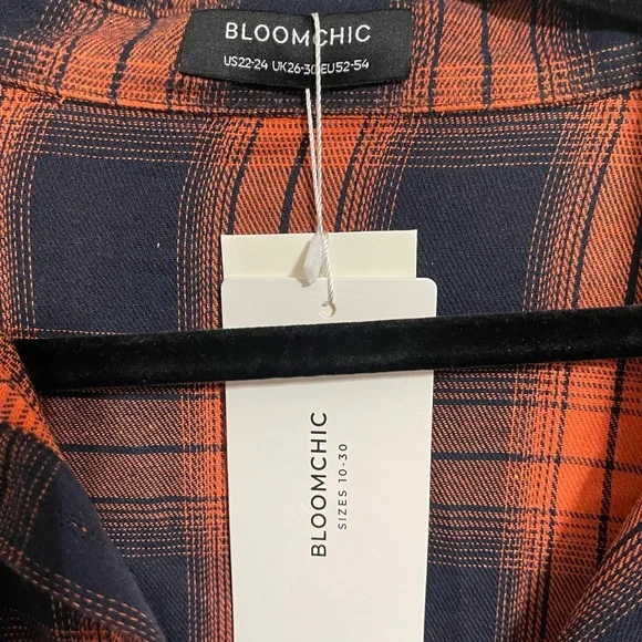 Bloomchic 22-24 Flannel Orange and Navy brand new with tags - Picture 3 of 4